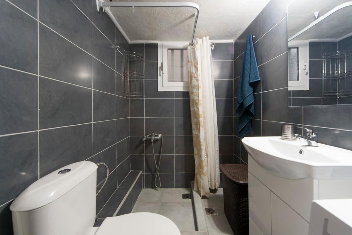 Central Apartment 3' To Metaksourgio Metro Station Atenas Exterior foto
